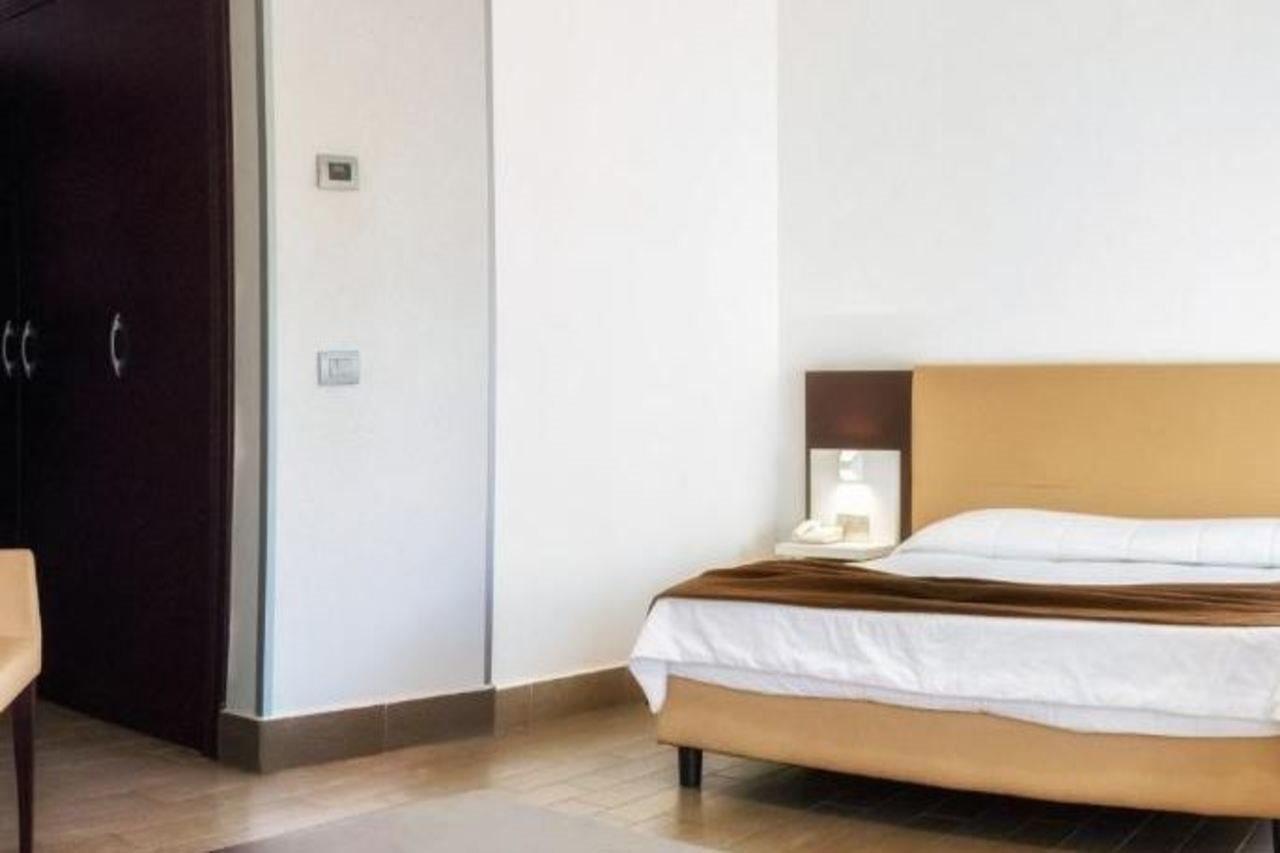 Lh Hotel Excel Roma Montemario Exteriör bild