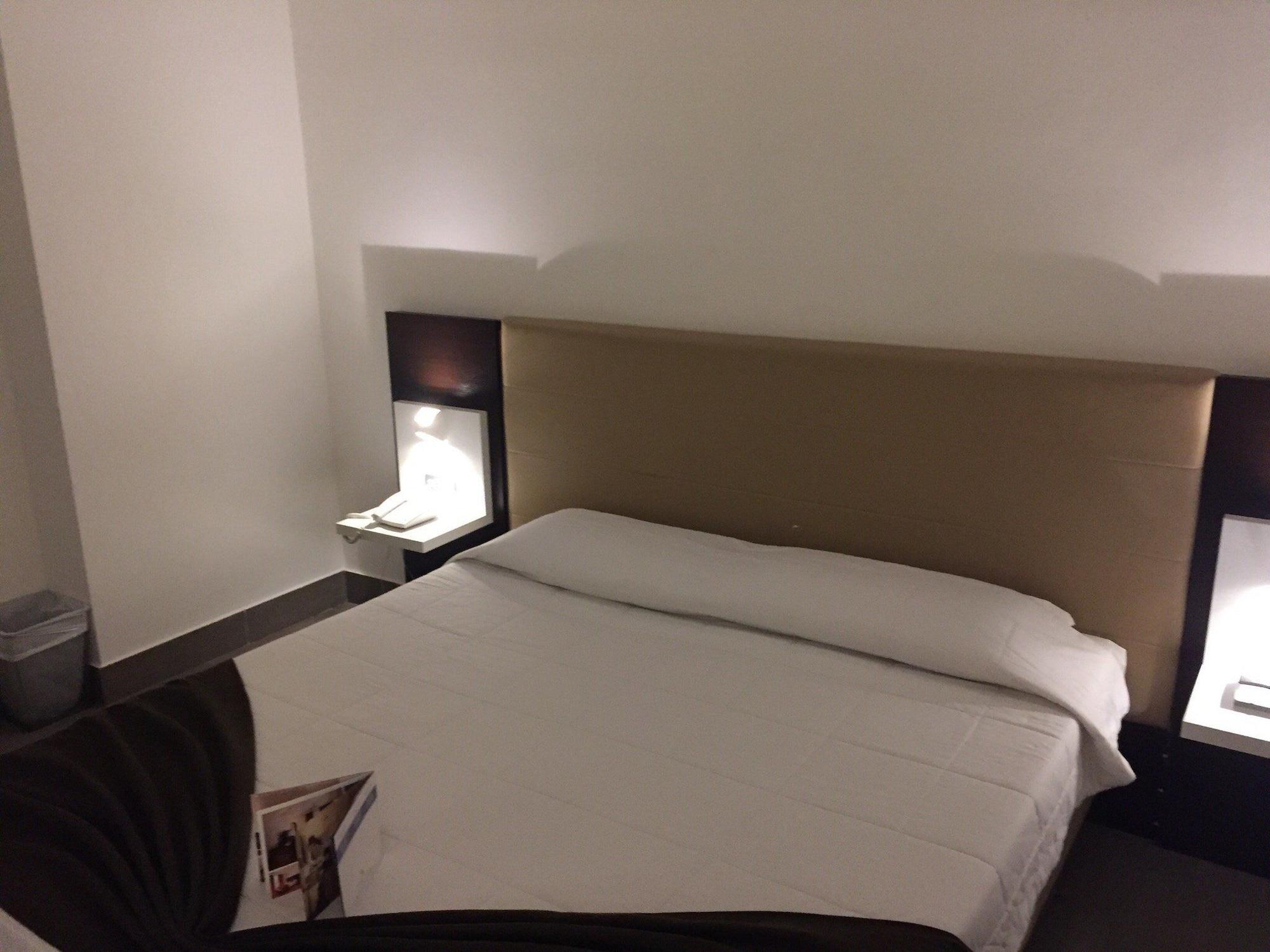 Lh Hotel Excel Roma Montemario Exteriör bild