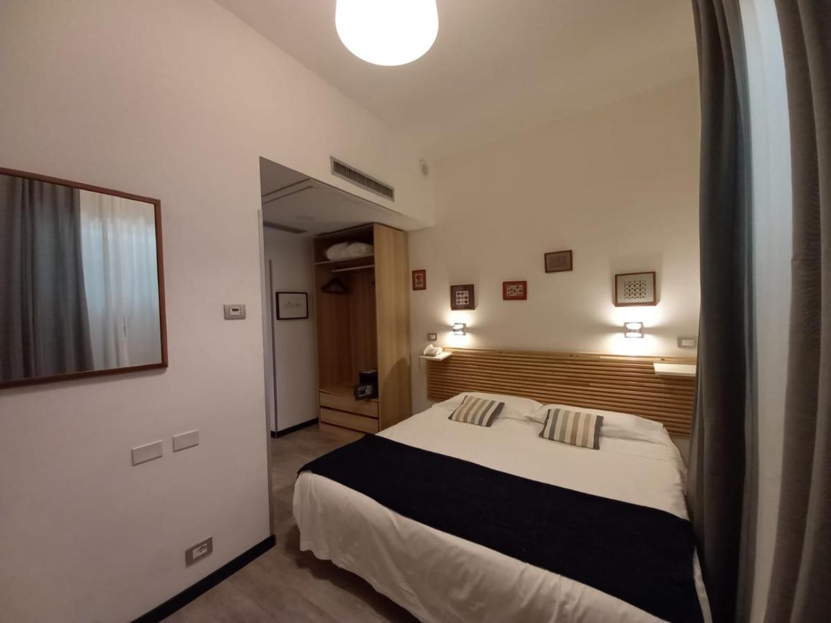 Lh Hotel Excel Roma Montemario Exteriör bild