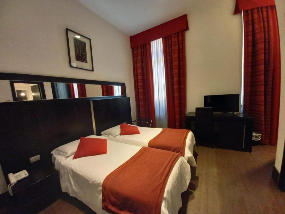 Lh Hotel Excel Roma Montemario Exteriör bild