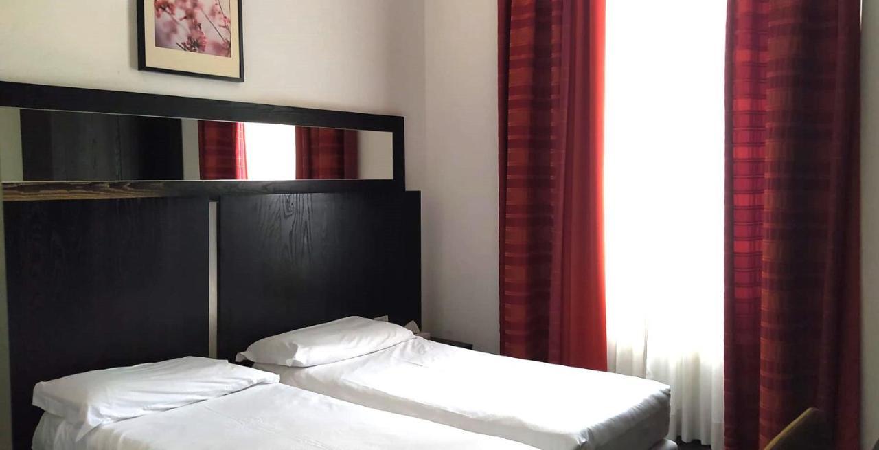 Lh Hotel Excel Roma Montemario Exteriör bild