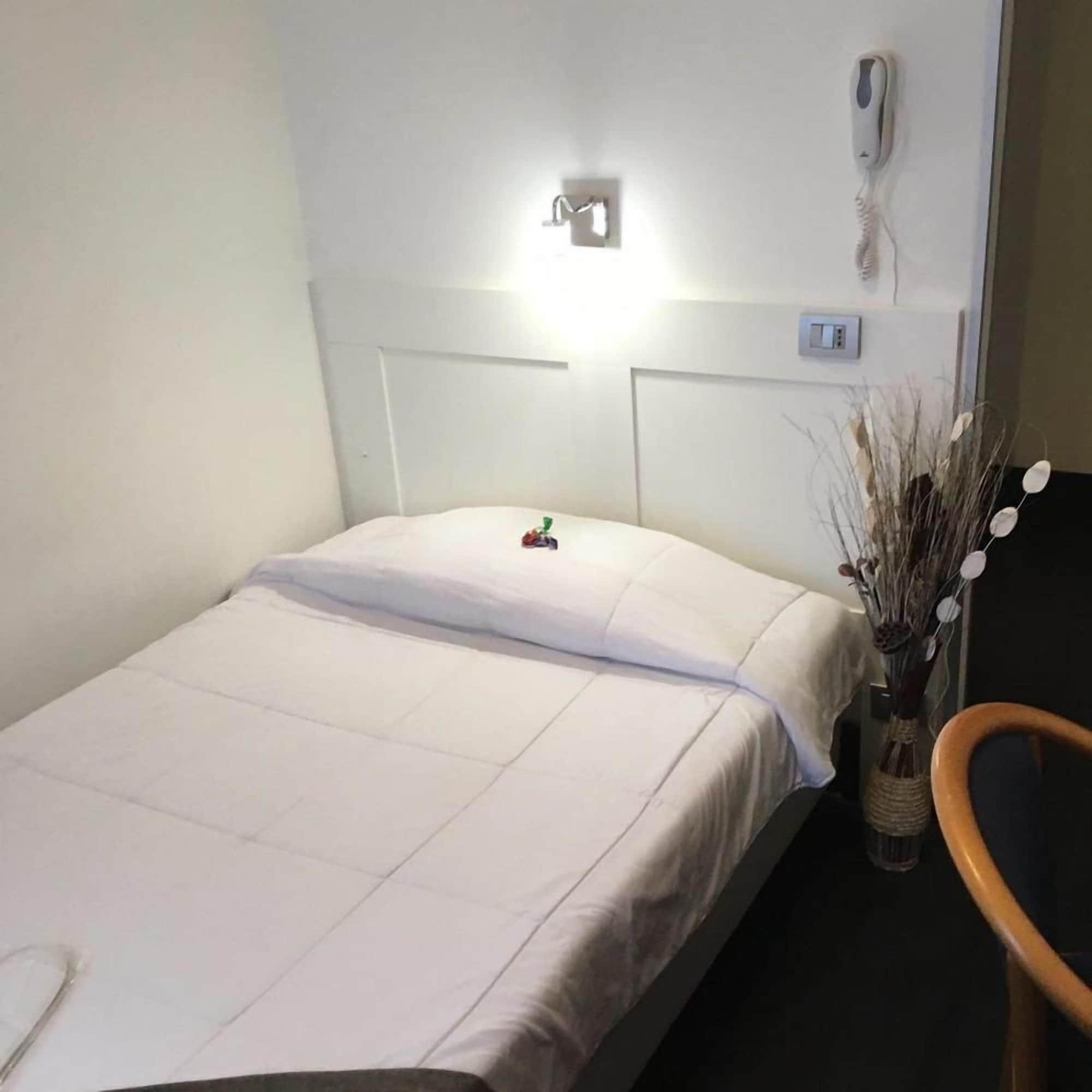 Lh Hotel Excel Roma Montemario Exteriör bild