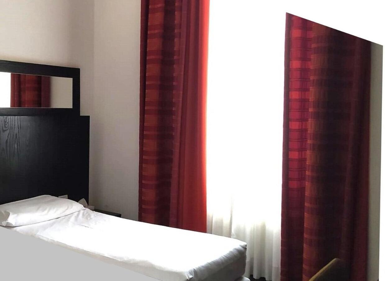 Lh Hotel Excel Roma Montemario Exteriör bild