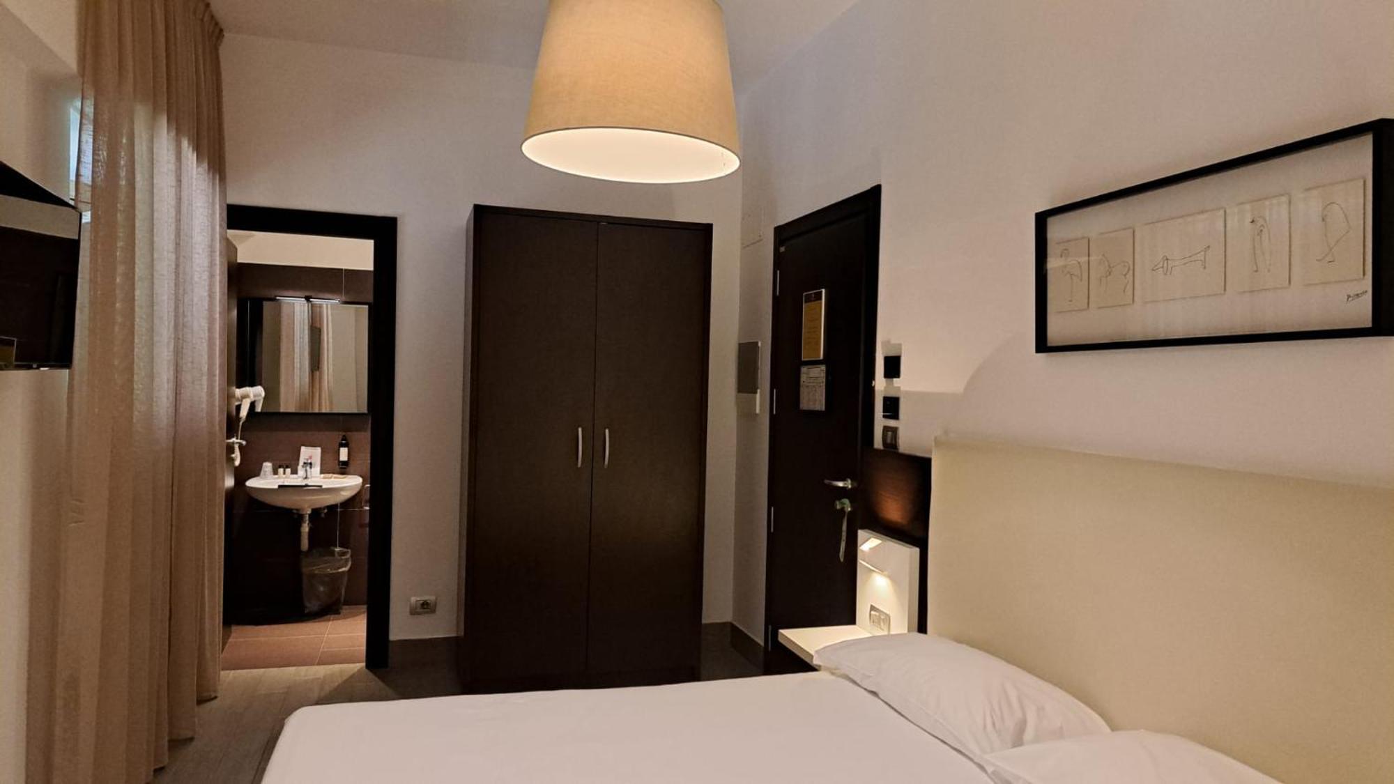 Lh Hotel Excel Roma Montemario Exteriör bild