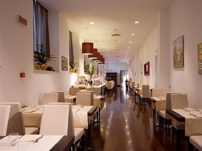 Lh Hotel Excel Roma Montemario Exteriör bild