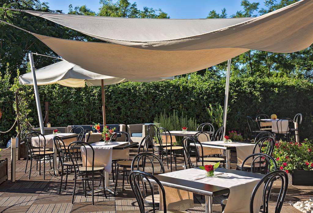 Lh Hotel Excel Roma Montemario Exteriör bild
