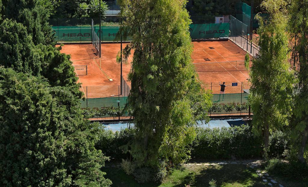 Lh Hotel Excel Roma Montemario Exteriör bild