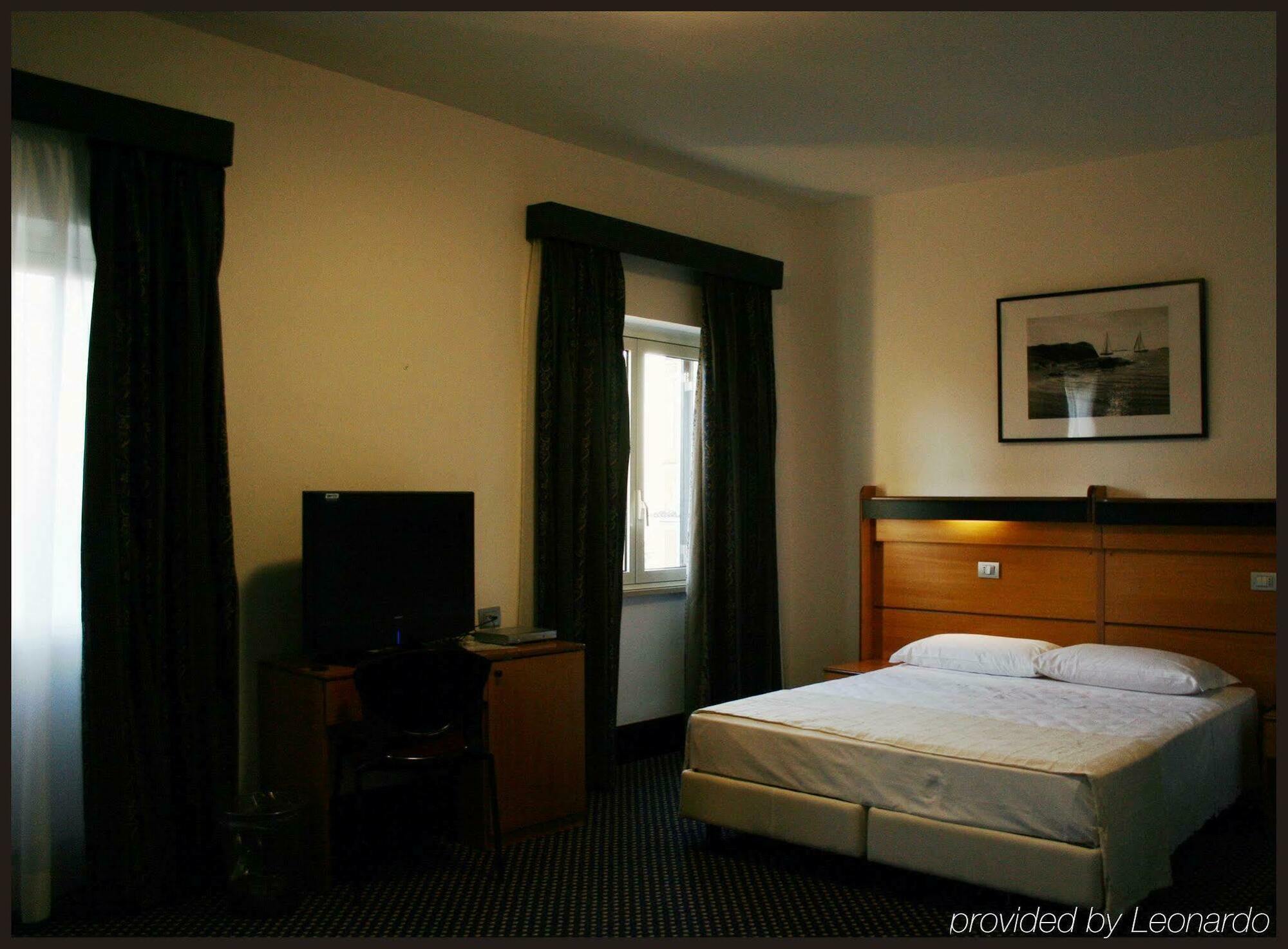 Lh Hotel Excel Roma Montemario Rum bild